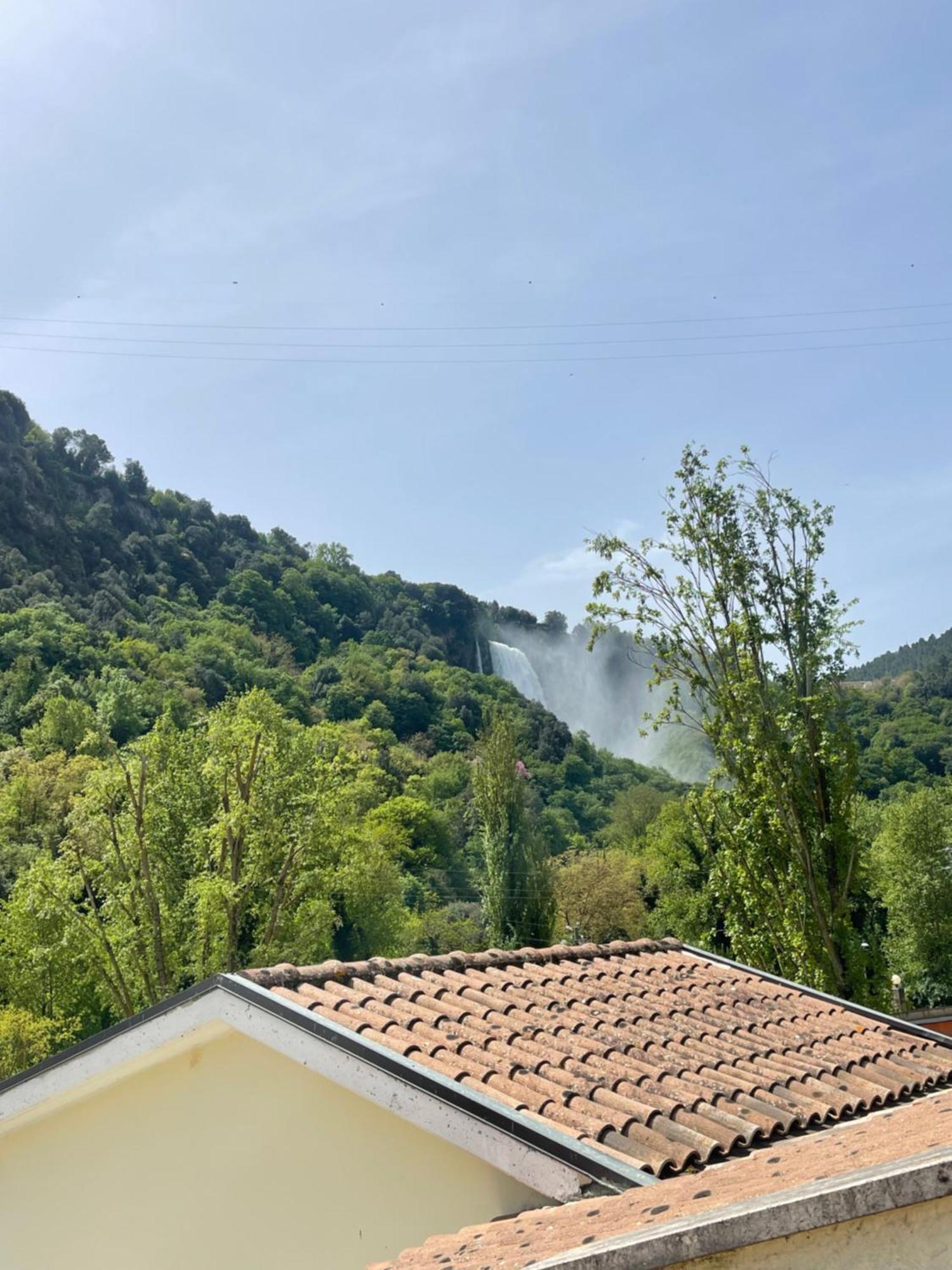 Il Casolare Della Cascata Hotel แตร์นี ภายนอก รูปภาพ